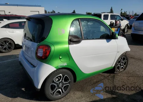 2017 Smart Fortwo z USA, uszkodzony, nr VIN WMEFJ9BA4HK229736